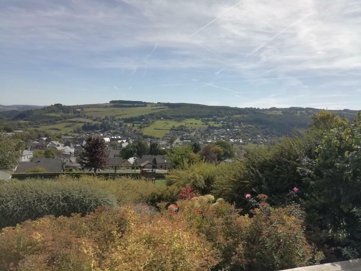 La Borzeux Acomodação com café da manhã Stavelot Exterior foto