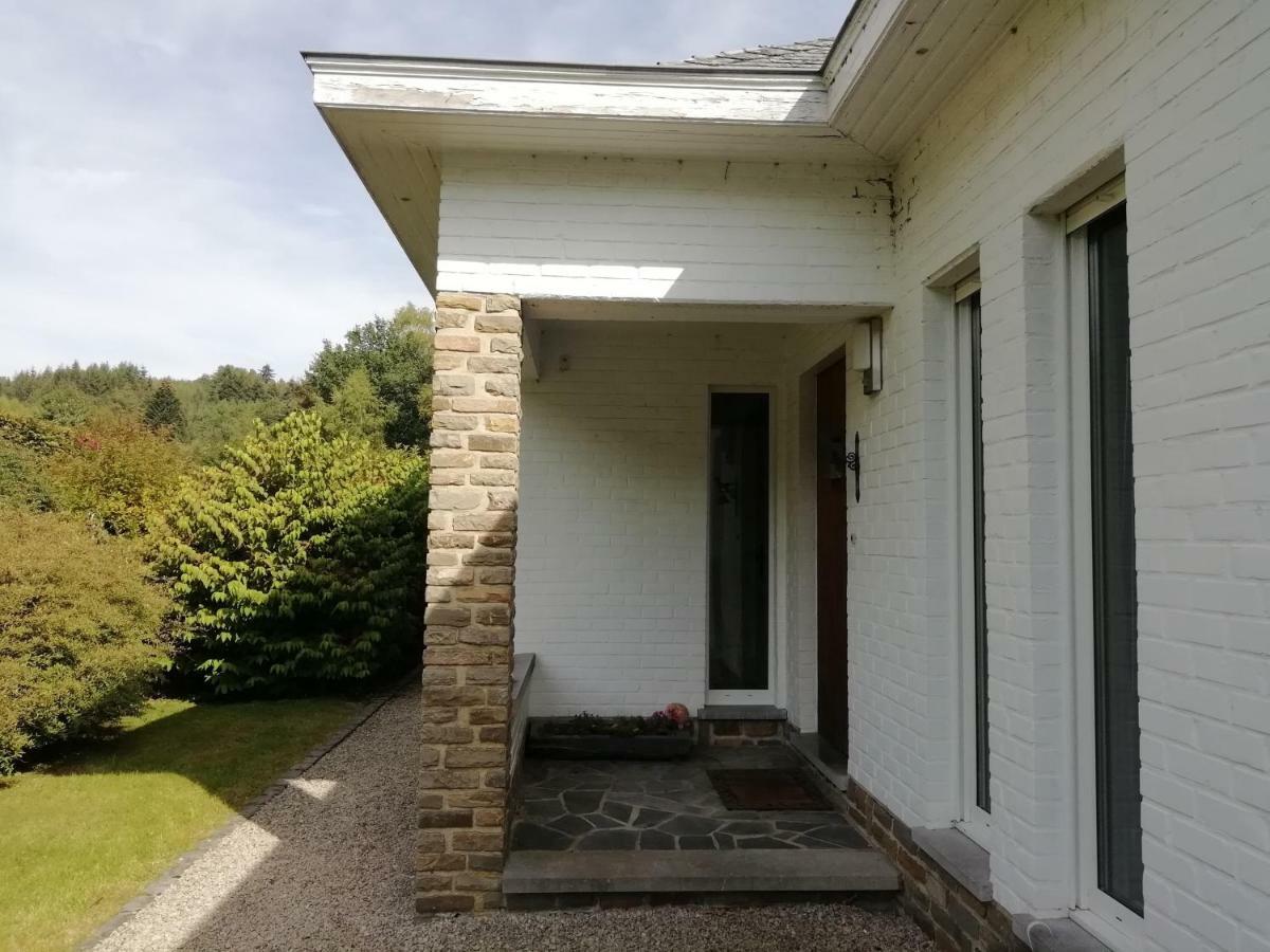 La Borzeux Acomodação com café da manhã Stavelot Exterior foto